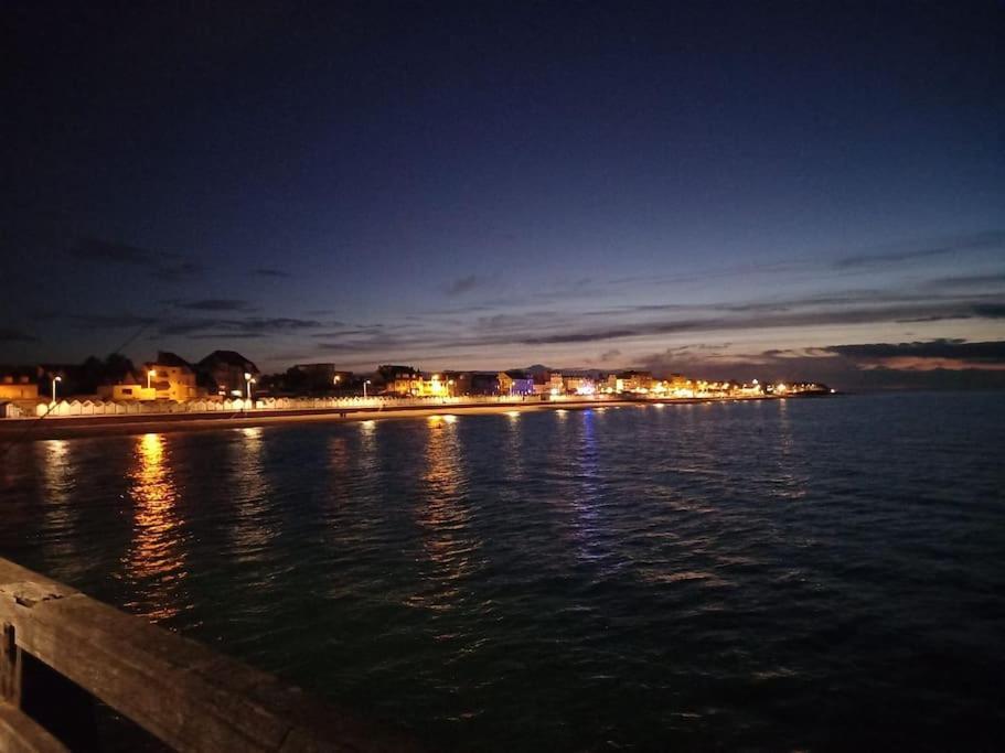 Gite De La Baleine Luc-sur-Mer Extérieur photo